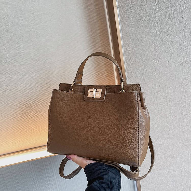 Large Capacity Simple Stylish Good Texture Commuter Messenger Bag